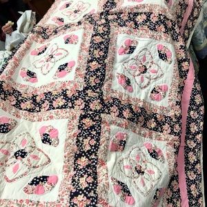 “Pretty in Pink”Appliqué  Patchwork Quilt
